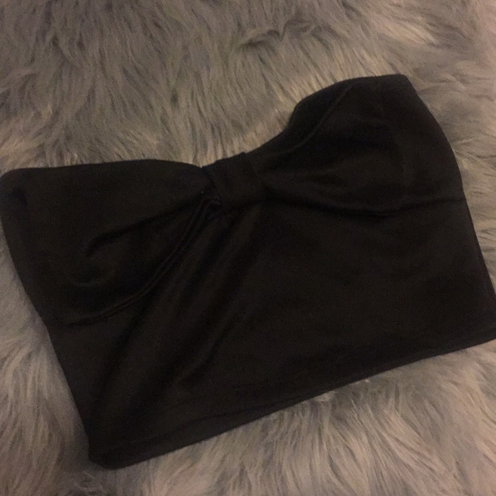 Bow accent crop top